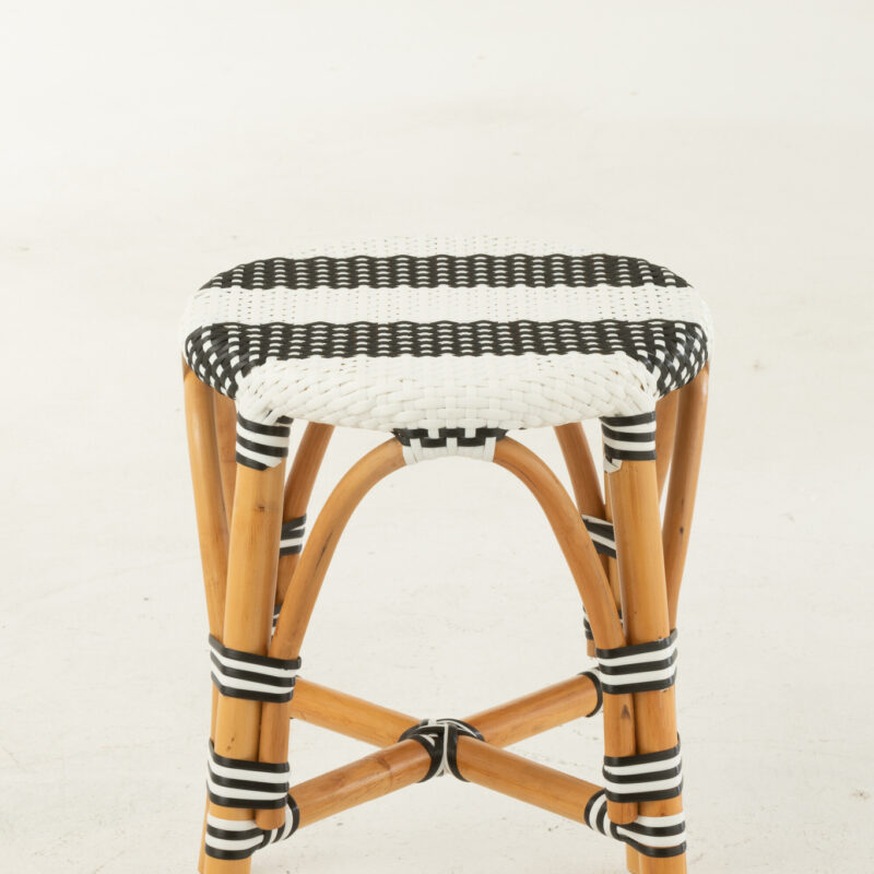 Hocker Rattan Klein