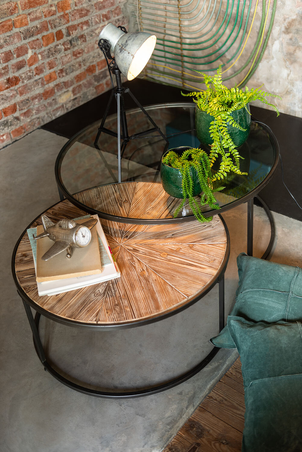 Set aus 2 runden Kaffeetischen – Bild 8