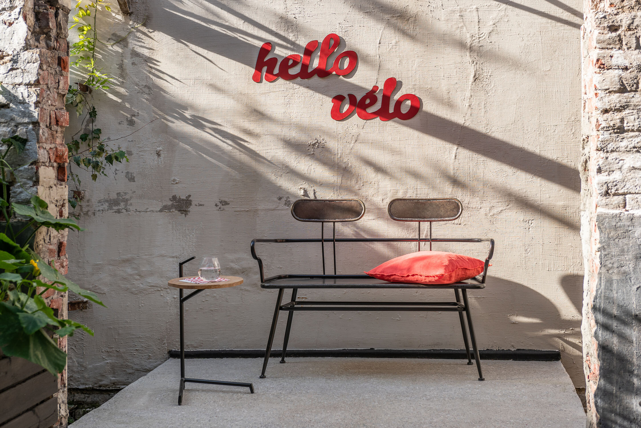 Zweisitzer-Bank im Industrial-Stil aus schwarzem Metall – Bild 8