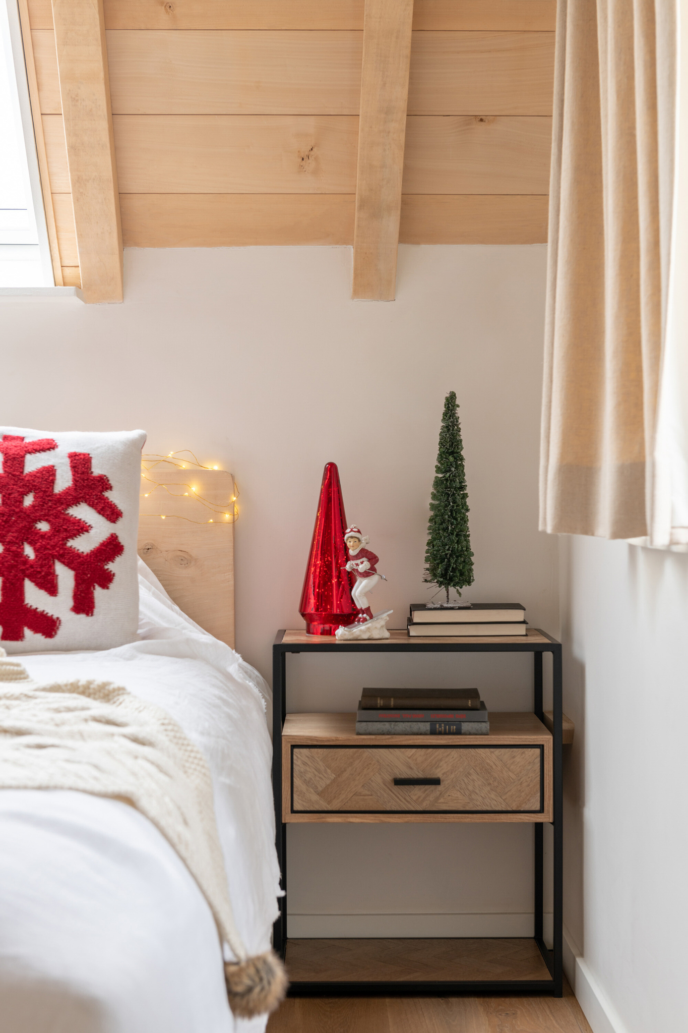 Beistelltisch „Zigzag“ aus Holz und Metall mit Schublade – Bild 8