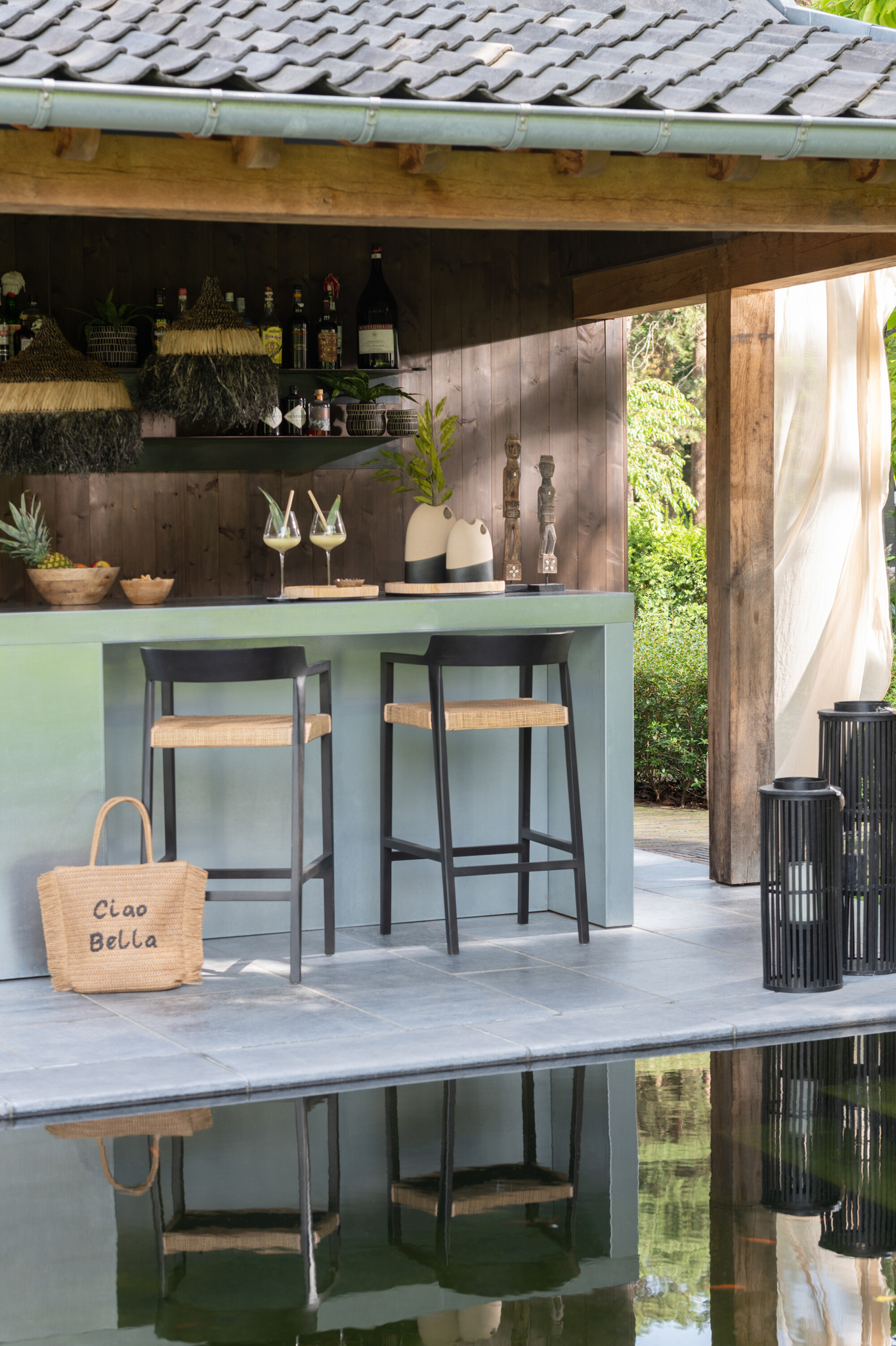 Barhocker „Emma“ aus Teakholz und Rattan in Schwarz/Braun – Bild 9