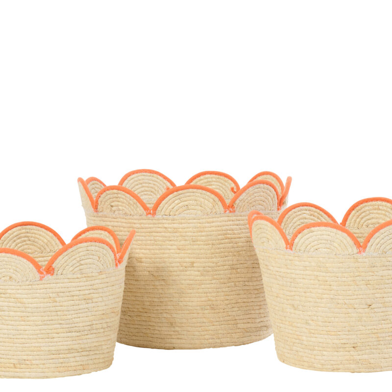 Elegantes Dekorationsset aus Korbblumen in Natur und Orange