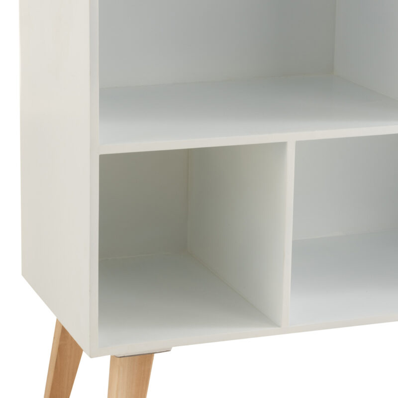 Regal House auf Füßen