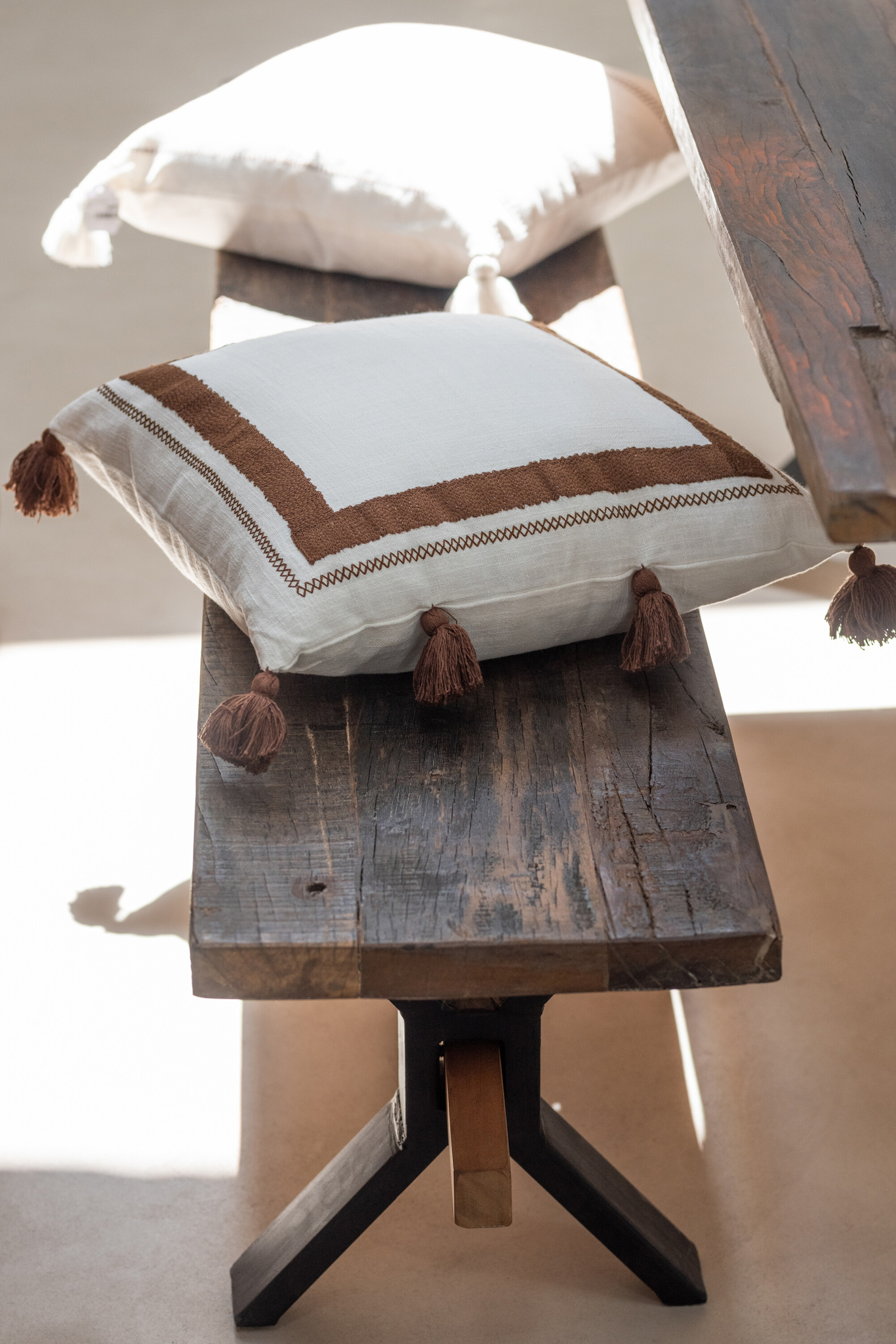 Vintage-Bank aus recyceltem Holz und Metall – Bild 7