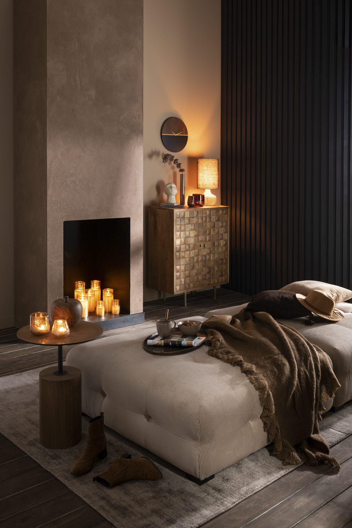 Schrank Nino aus Mangoholz und Metall – Bild 9