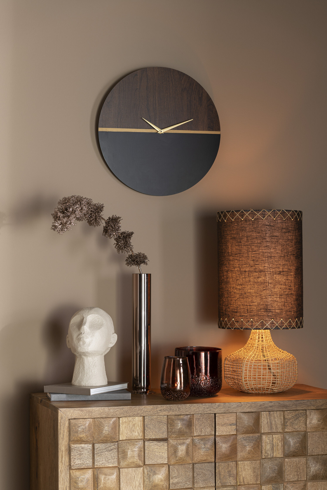 Schrank Nino aus Mangoholz und Metall – Bild 10