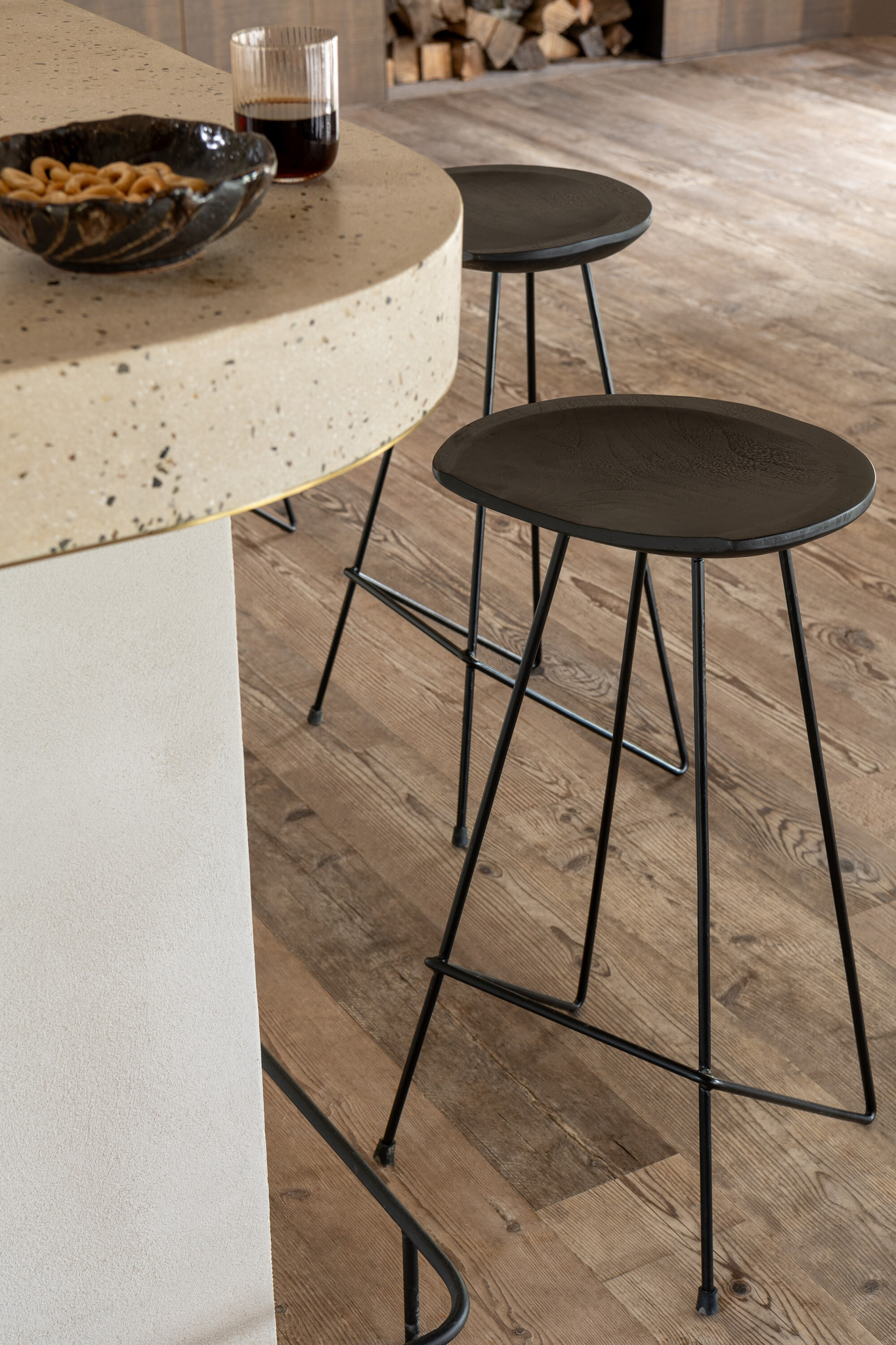 Barhocker aus Teakholz und Eisen in Schwarz – Bild 6