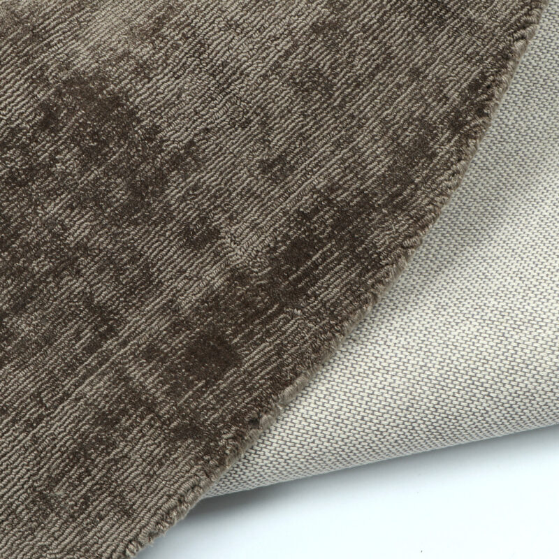 Runder handgefertigter Viskoseteppich in Grau Greige