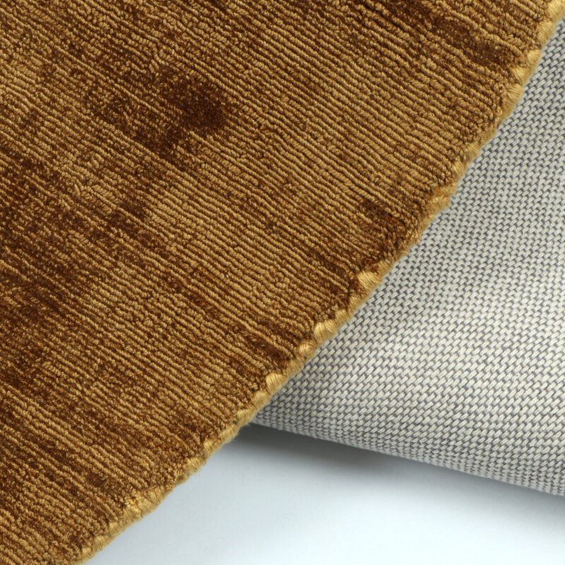 Runder Teppich aus brauner Viskose