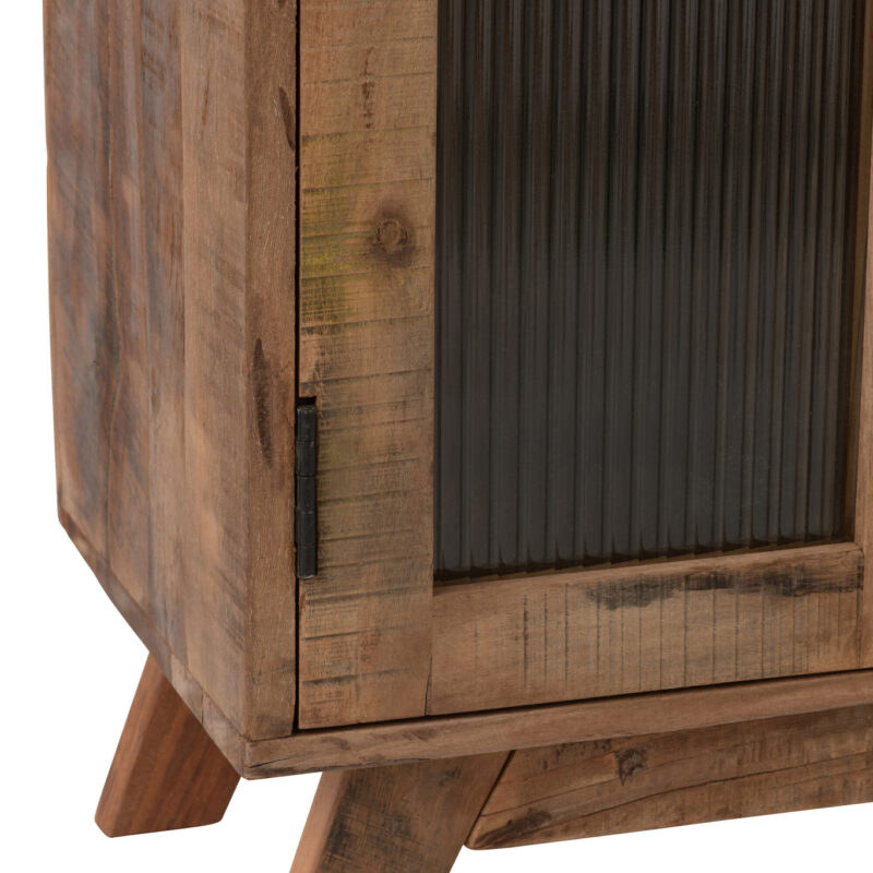 Retro-Regal aus recyceltem Holz