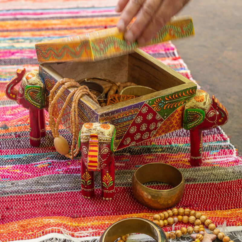 Box „Elephant Feet“