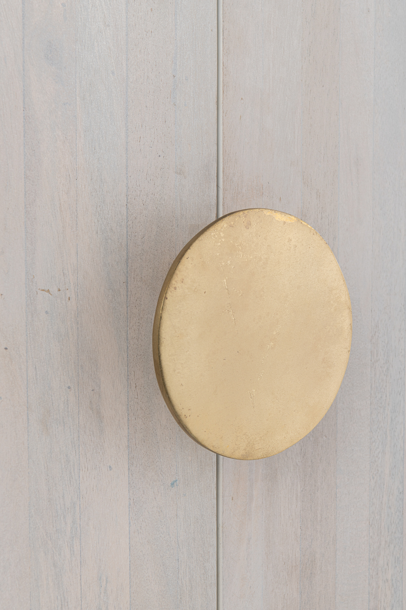 Schrank aus Mangoholz mit Marmorplatte – Bild 6