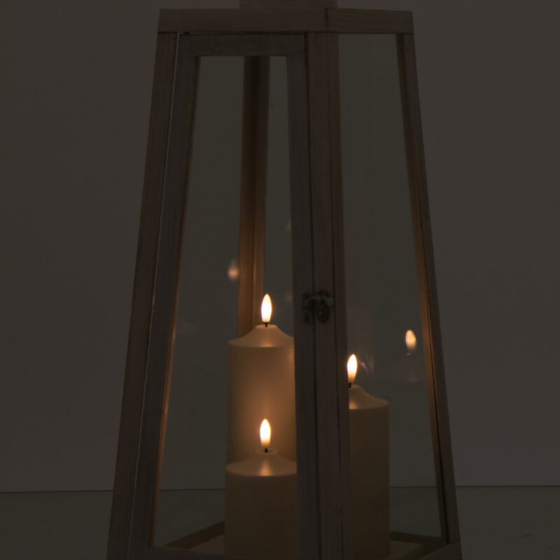 Große weiße Laterne mit LED Kerze