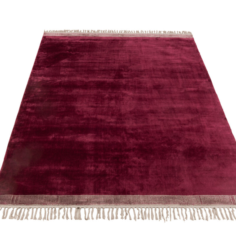 Großer Teppich mit Fransen