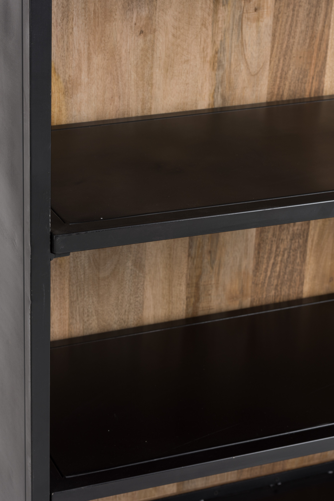 Regal aus Metall und Mangoholz – Bild 5
