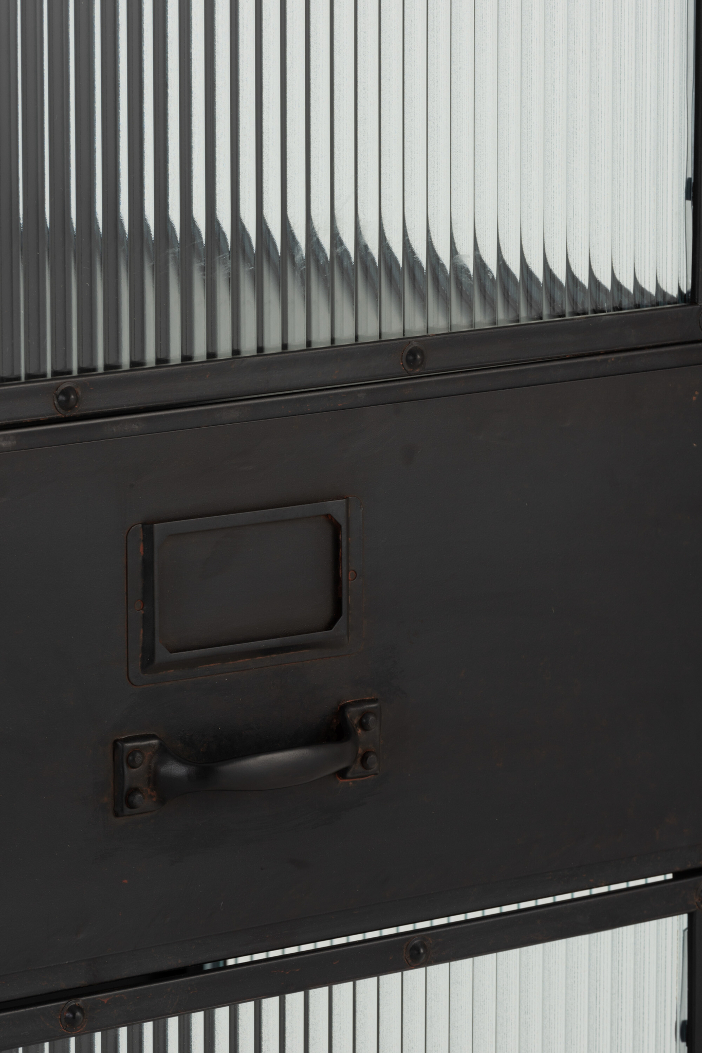 Hochschrank aus Metall mit 2 Türen und 1 Schublade – Bild 10